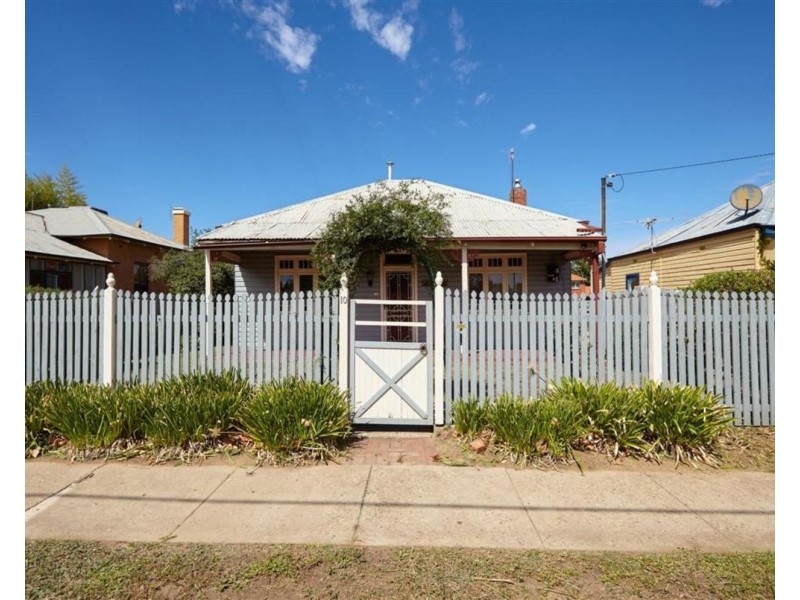 10 Travers Street, Wagga Wagga NSW 2650