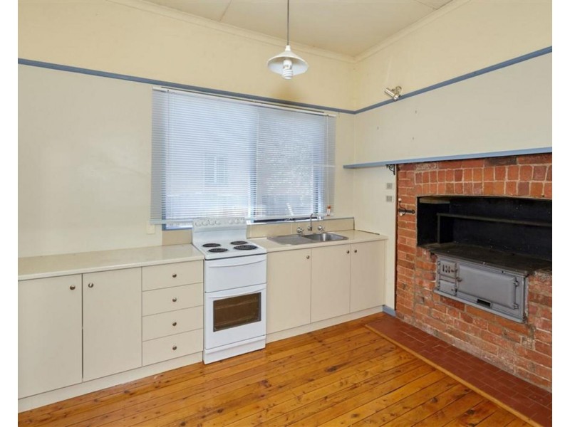 10 Travers Street, Wagga Wagga NSW 2650