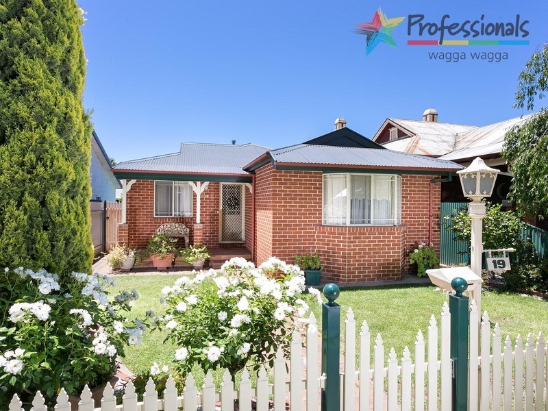 19 Albert Street, Wagga Wagga NSW 2650