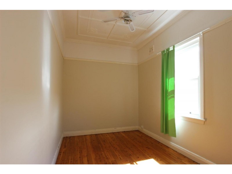 18 The Esplanade, Wagga Wagga NSW 2650