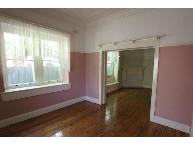 18 The Esplanade, Wagga Wagga NSW 2650