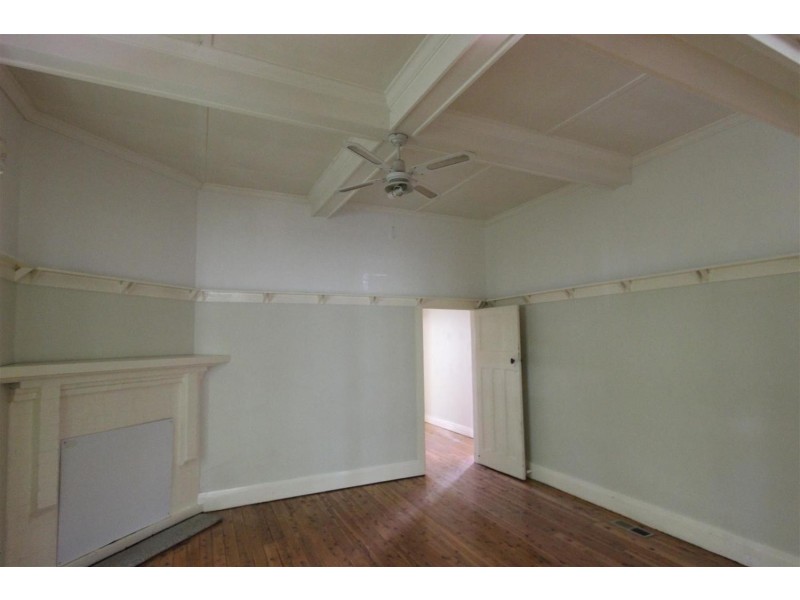 18 The Esplanade, Wagga Wagga NSW 2650