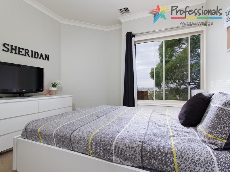 18 Stellway Close, Wagga Wagga NSW 2650