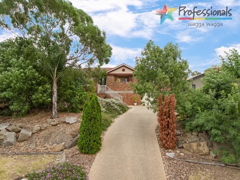 18 Stellway Close, Wagga Wagga NSW 2650