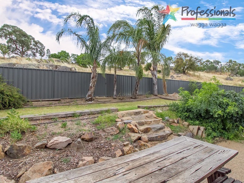 18 Stellway Close, Wagga Wagga NSW 2650