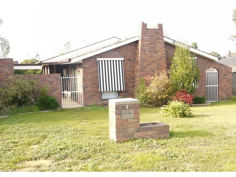 3 Merinda Crescent, Kooringal NSW 2650