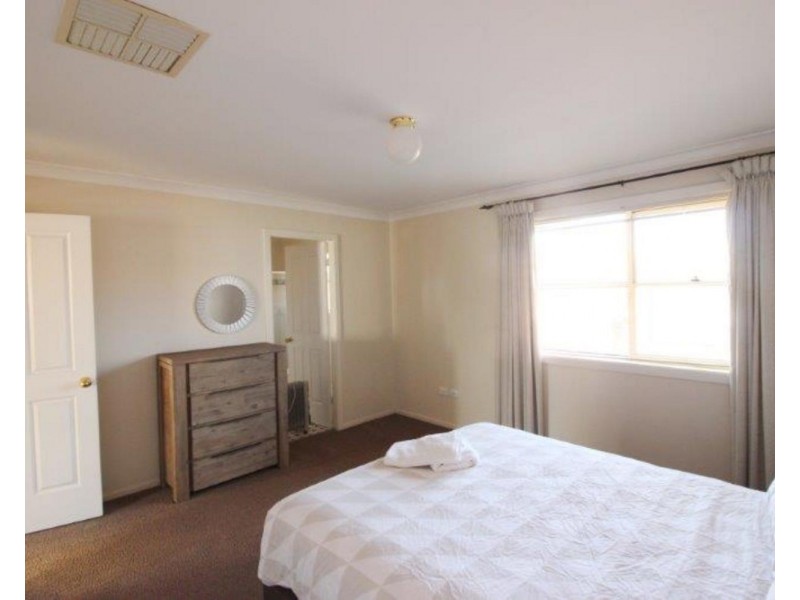 19/11 Crampton Street, Wagga Wagga NSW 2650