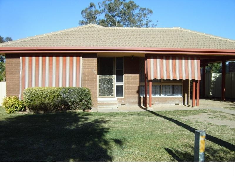 35 Goborra Street, Glenfield Park NSW 2650