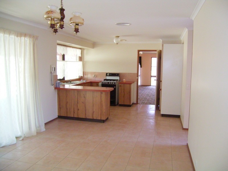 35 Goborra Street, Glenfield Park NSW 2650