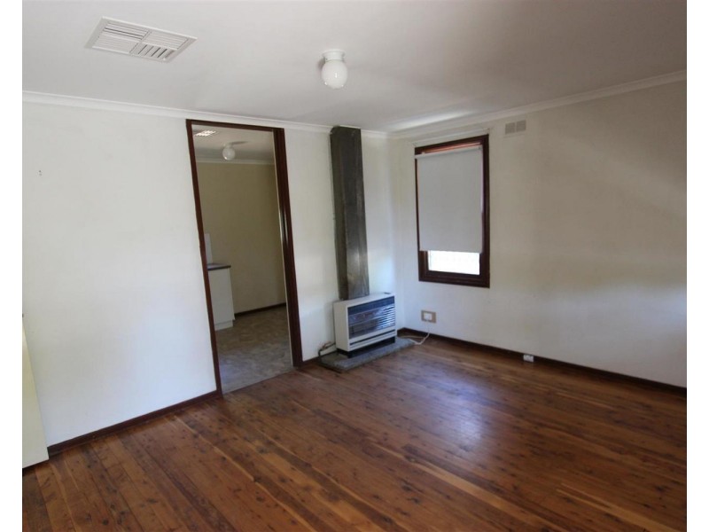 42 Bruce Street, Wagga Wagga NSW 2650