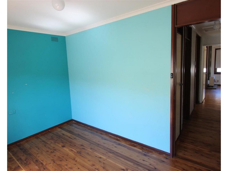 42 Bruce Street, Wagga Wagga NSW 2650