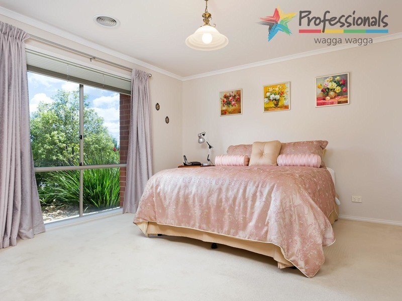 2 Merong Street, Wagga Wagga NSW 2650
