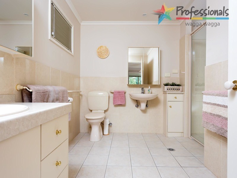 2 Merong Street, Wagga Wagga NSW 2650