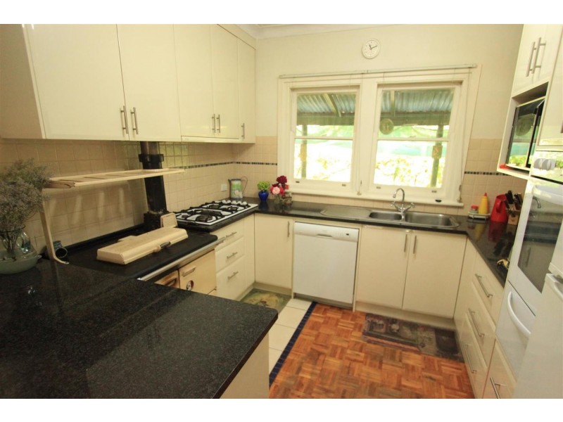 13 Benedict Avenue, San Isidore NSW 2650