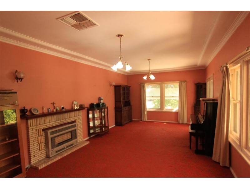 13 Benedict Avenue, San Isidore NSW 2650