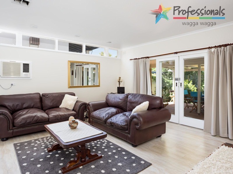 21 Dalkeith Avenue, Wagga Wagga NSW 2650