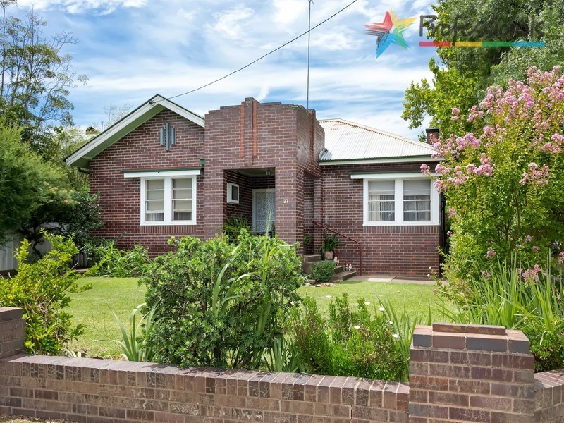 27 Dobbs Street, Wagga Wagga NSW 2650