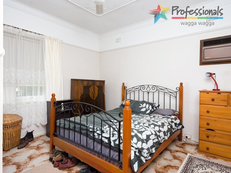 27 Dobbs Street, Wagga Wagga NSW 2650
