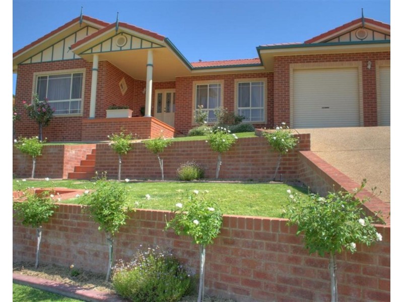 9 Melville Place, Tatton NSW 2650