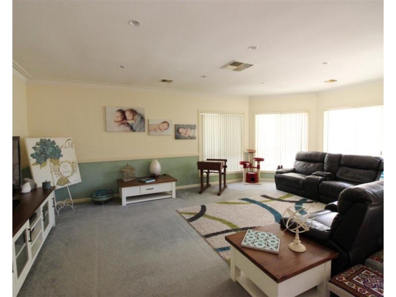 9 Melville Place, Tatton NSW 2650