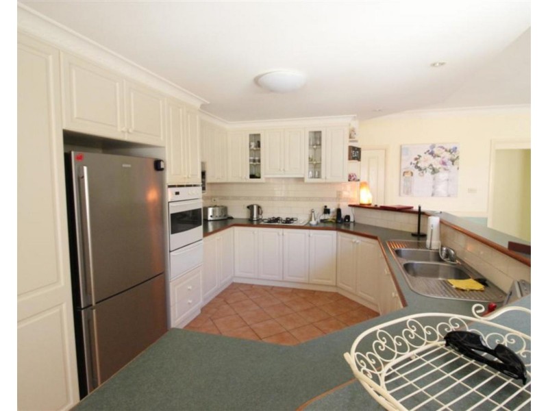 9 Melville Place, Tatton NSW 2650