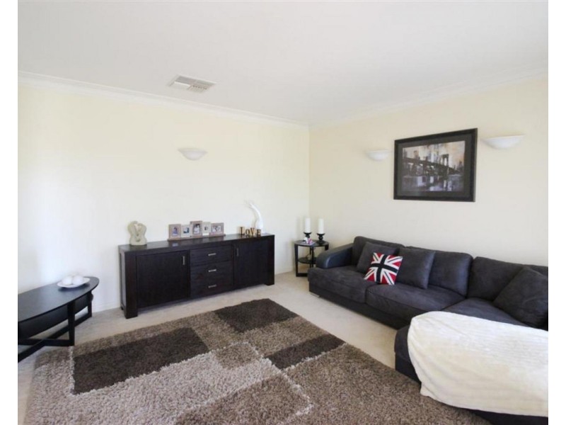 9 Melville Place, Tatton NSW 2650