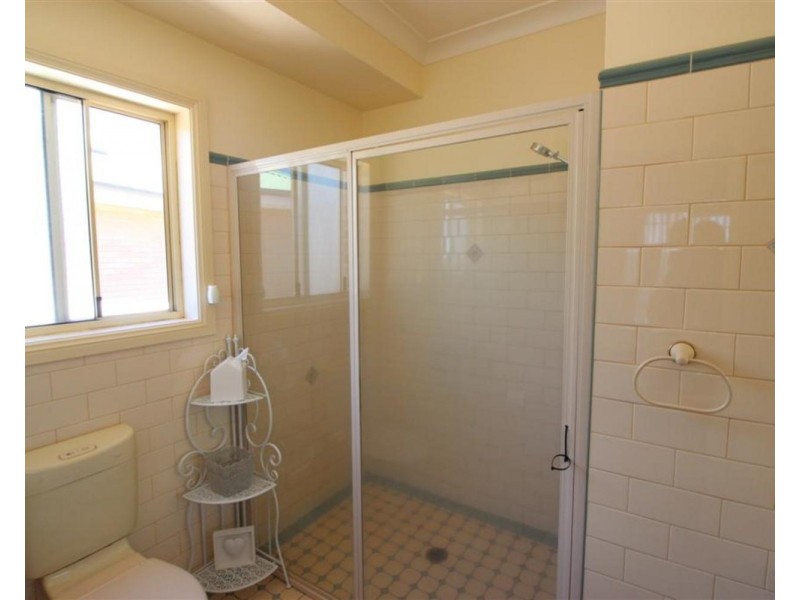 9 Melville Place, Tatton NSW 2650