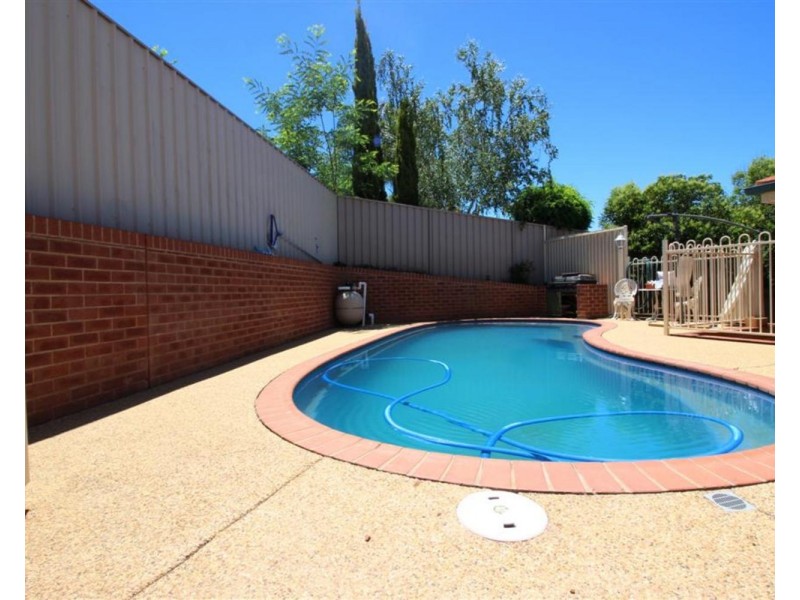 9 Melville Place, Tatton NSW 2650