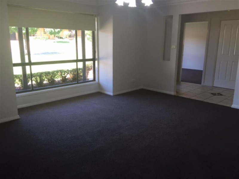 24 Cowan Place, Wagga Wagga NSW 2650