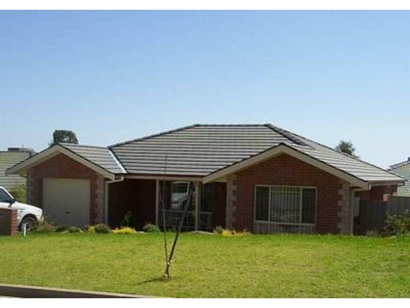 2/14 Wilgoma Street, Bourkelands NSW 2650