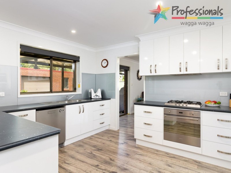 50 Maple Road, Wagga Wagga NSW 2650