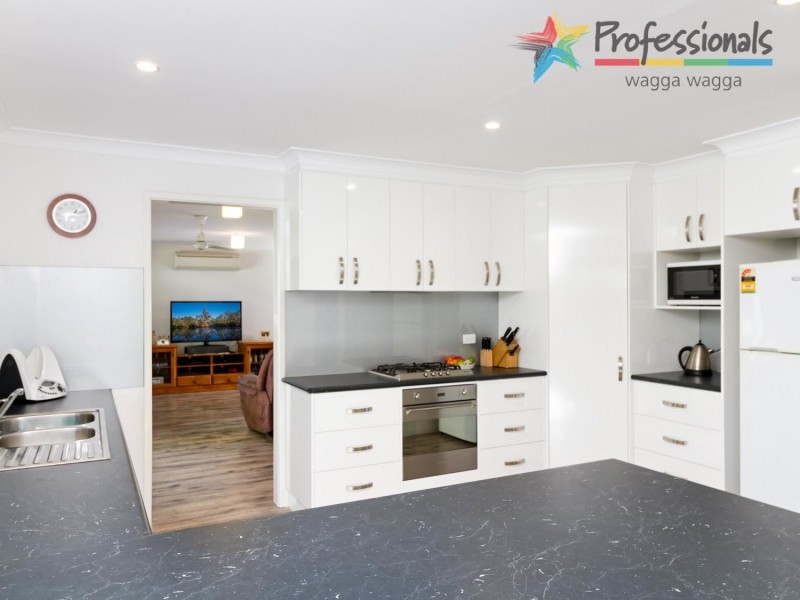 50 Maple Road, Wagga Wagga NSW 2650