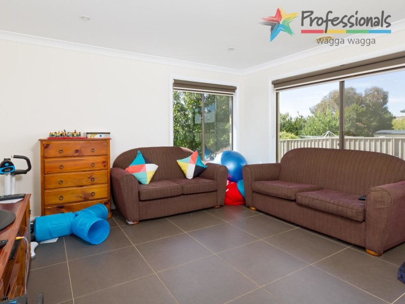 46 Kaloona Drive, Wagga Wagga NSW 2650