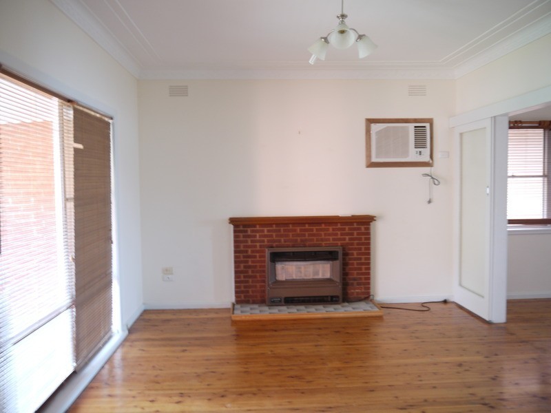 7 Beltana Avenue, Mount Austin NSW 2650