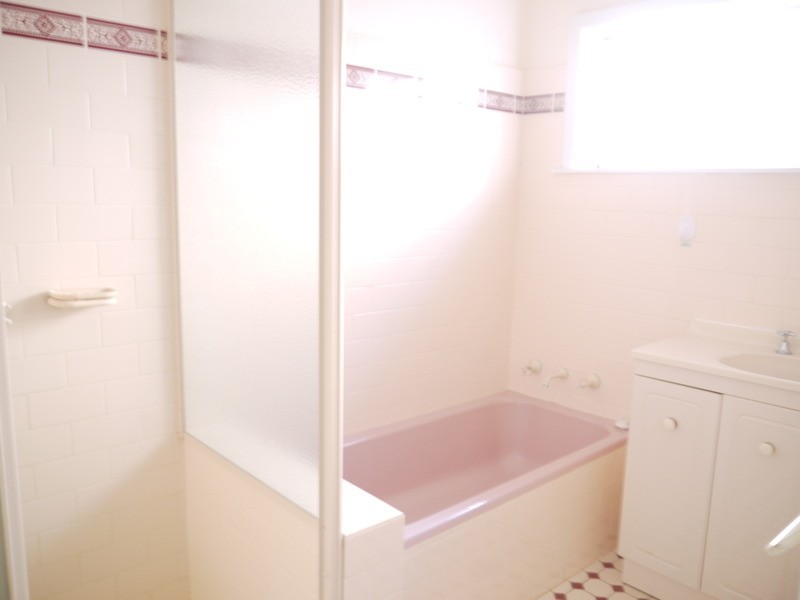 7 Beltana Avenue, Mount Austin NSW 2650