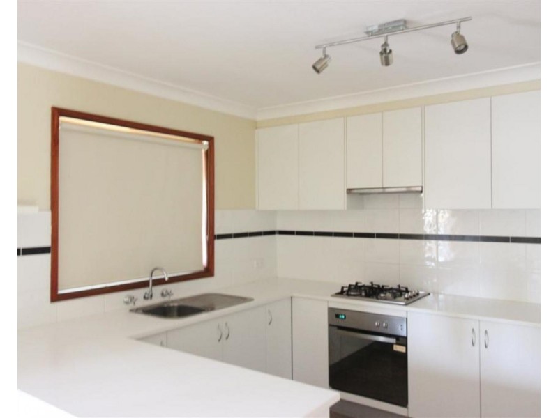 16 Main Street, Lake Albert NSW 2650