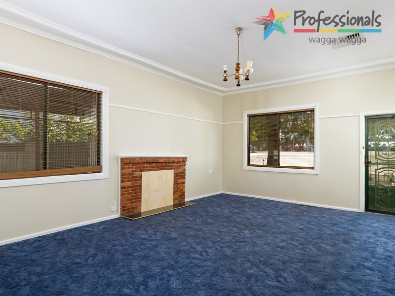 108 Fernleigh Road, Wagga Wagga NSW 2650