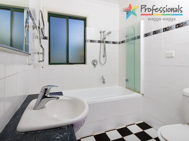 108 Fernleigh Road, Wagga Wagga NSW 2650