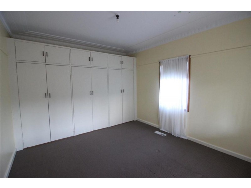 129 Grove Street, Kooringal NSW 2650