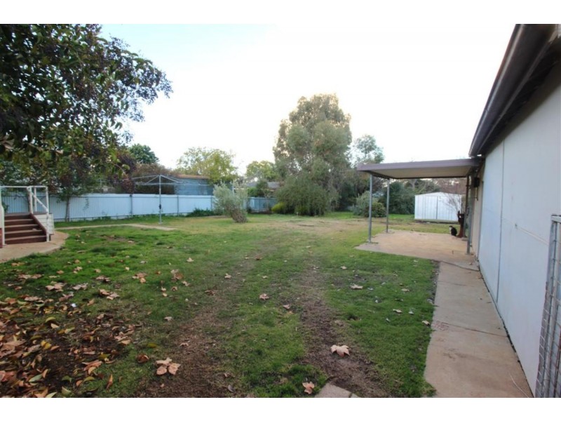 129 Grove Street, Kooringal NSW 2650