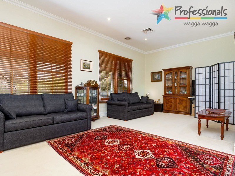 10 Lindsay Street, Wagga Wagga NSW 2650