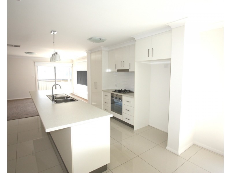 5/15 Murndal Place, Bourkelands NSW 2650