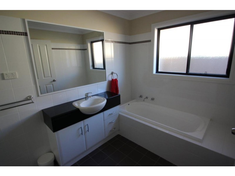 51 Mima Street, Glenfield Park NSW 2650