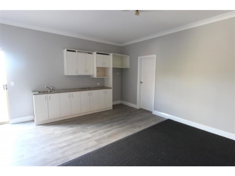 24 Lincoln Avenue, Wagga Wagga NSW 2650