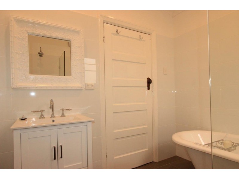 17 Albert Street, Wagga Wagga NSW 2650