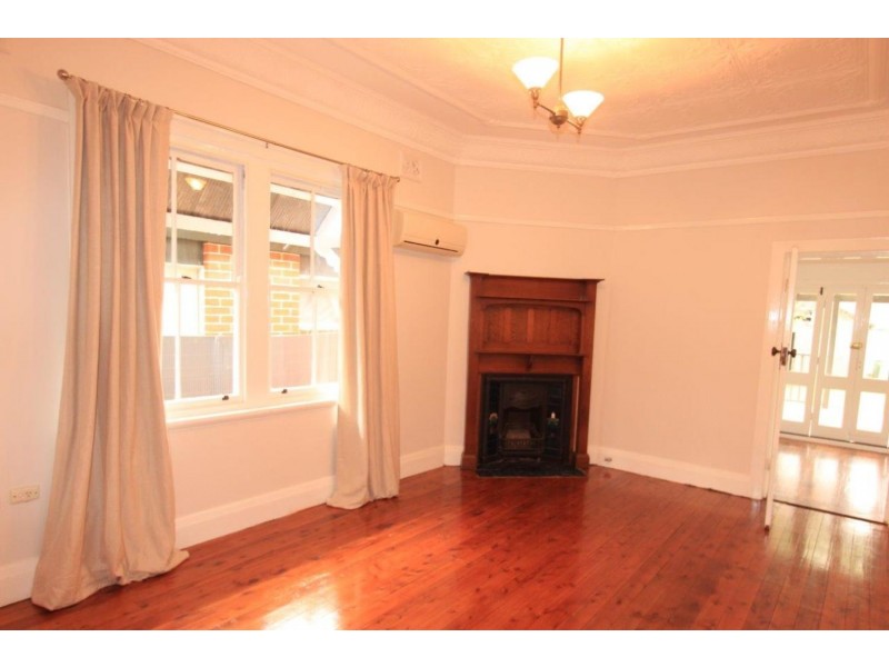 17 Albert Street, Wagga Wagga NSW 2650