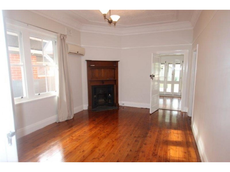 17 Albert Street, Wagga Wagga NSW 2650