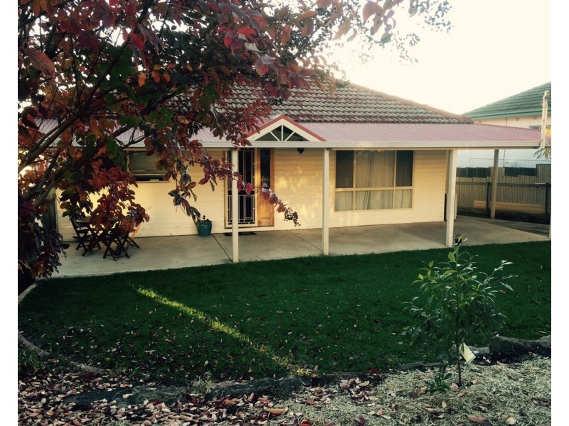 12  Waranga Avenue, Mount Austin NSW 2650