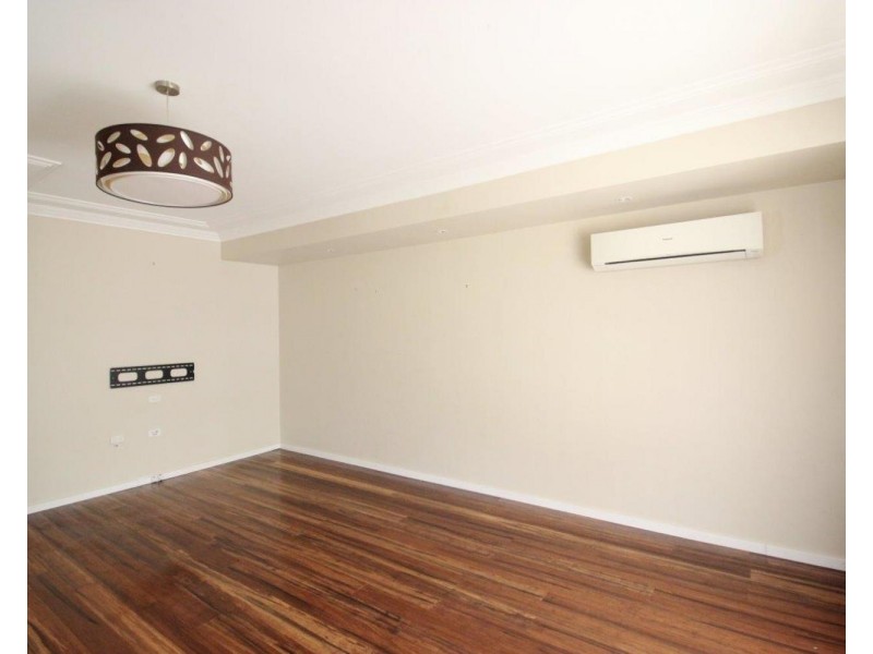 12  Waranga Avenue, Mount Austin NSW 2650