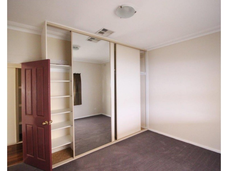 12  Waranga Avenue, Mount Austin NSW 2650